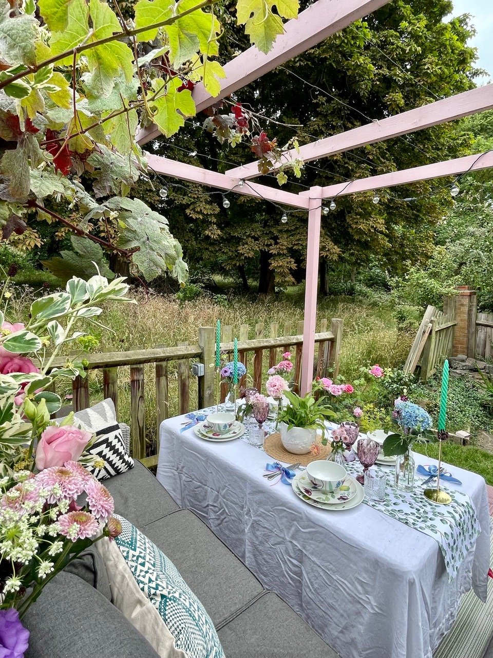 retty pink summer tablescape